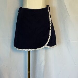 Lilly Pulitzer Navy w/white trim skort size 2